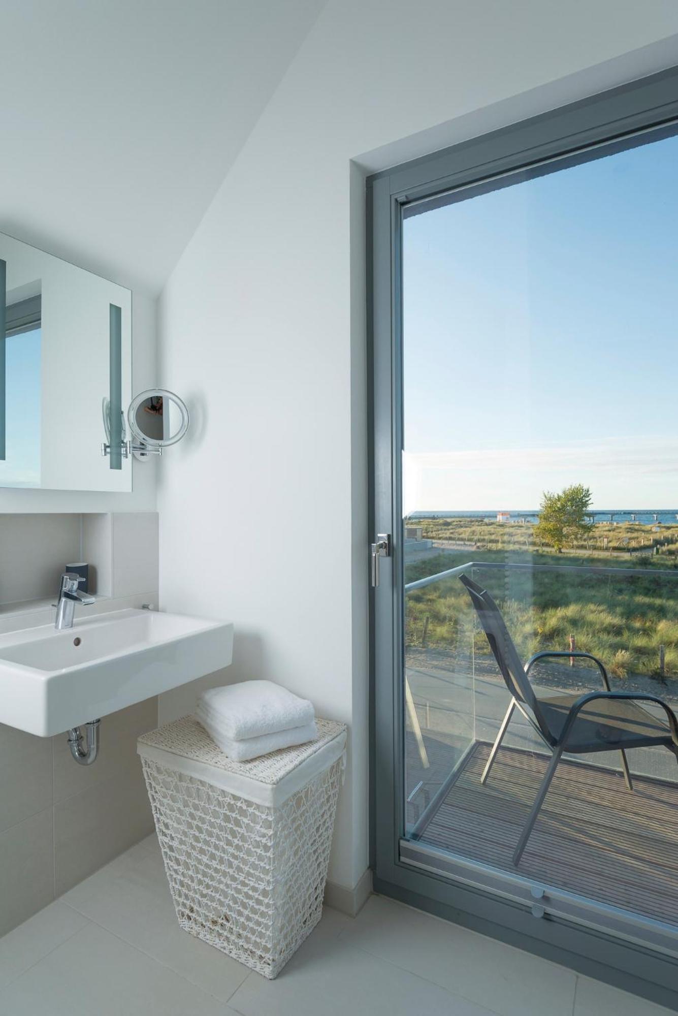 Ostsee - Reetdachhaus Nr 36 "Warder" Im Strand Resort Heiligenhafen Esterno foto