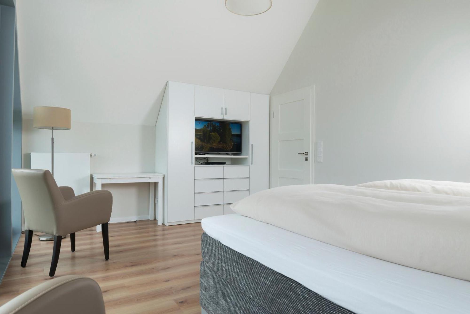 Ostsee - Reetdachhaus Nr 36 "Warder" Im Strand Resort Heiligenhafen Esterno foto